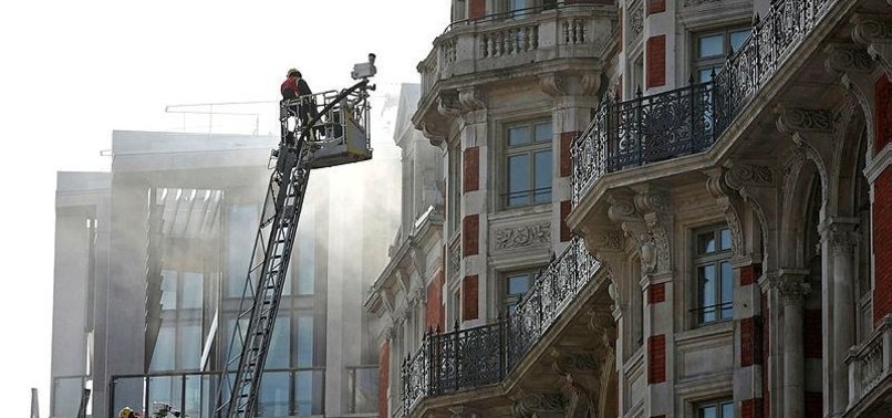 120 FIREFIGHTERS TACKLE BLAZE AT CENTRAL LONDON HOTEL