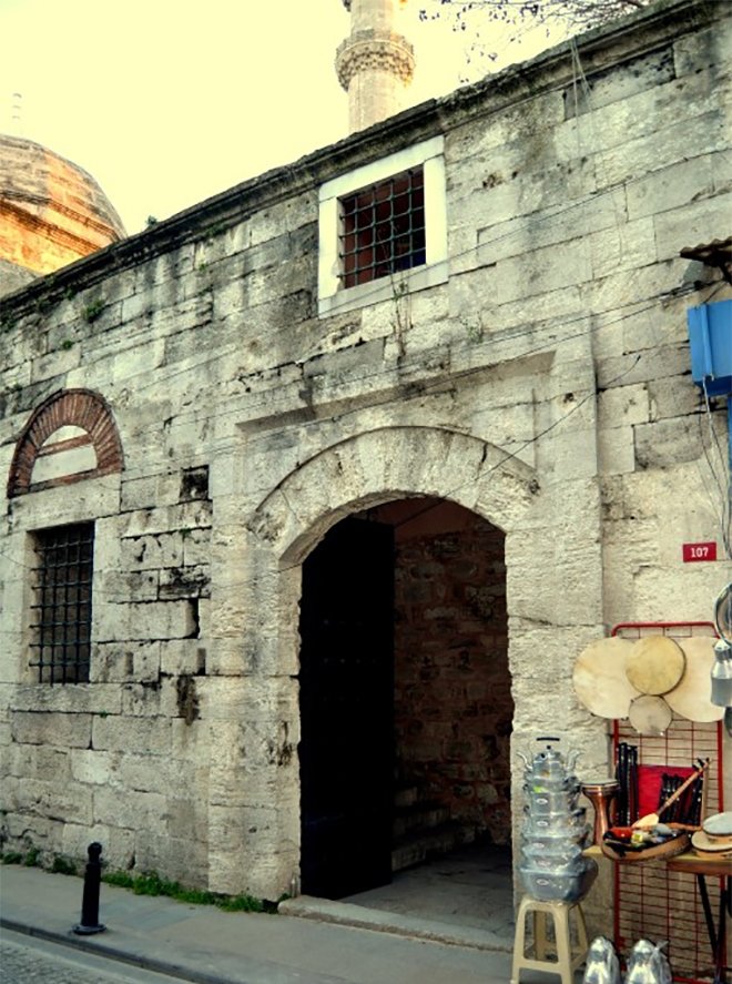 SÜLEYMANİYE KÜLLİYESİ MİMAR SİNAN SOKAK KAPISI