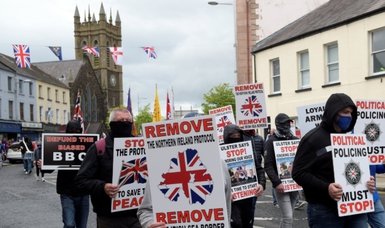 Northern Ireland: Unionists form alliance against Brexit protocol