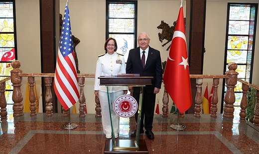 Turkish defense chief receives U.S. navy commander for talks