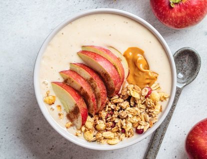 Elmalı Fıstık Ezmeli Smoothie Bowl