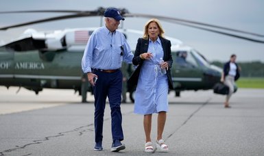 US first lady contracts COVID-19, President Biden tests negative