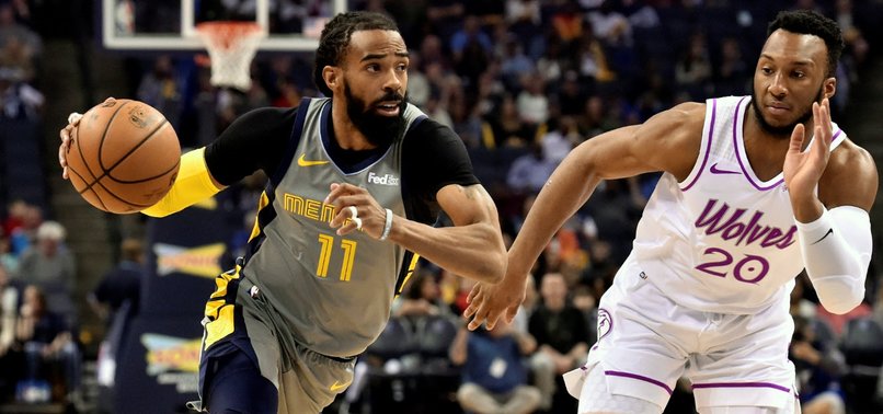 GRIZZLIES TRADE CONLEY TO JAZZ FOR THREE PLAYERS, TWO 1STS