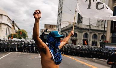 In Argentina, police confront demonstrators protesting social cuts