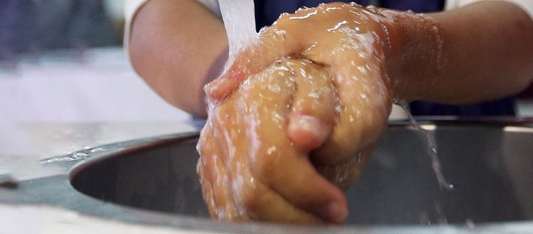 Sağlık Bakanlığı yazın çocuklarda görülen ishale karşı el temizliğinin önemli olduğunu bildirdi