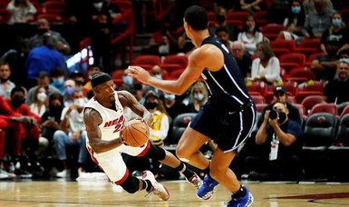 Jimmy Butler’s 36 points paces Heat in easy win over Magic