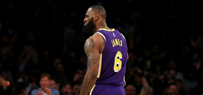 LOS ANGELES LAKERS OVERCOME ANTHONY DAVIS INJURY WITH 106-101 VICTORY OVER UTAH JAZZ