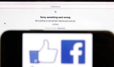 Facebook stock price down 5% amid global outage