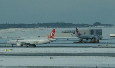 Istanbul Airport suspends all flights because of heavy snowstorm