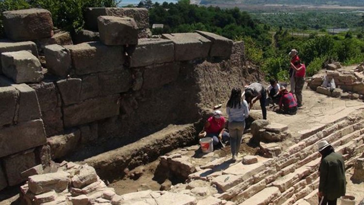 Tieion Antik Kenti’ndeki su sarnıcı gün yüzüne çıkarılıyor
