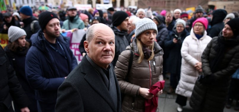 SCHOLZ JOINS THOUSANDS AT PROTEST AGAINST FAR-RIGHT IN POTSDAM