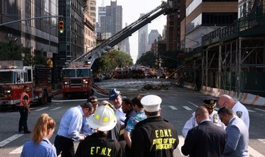 Crane collapses in New York City, multiple people injured