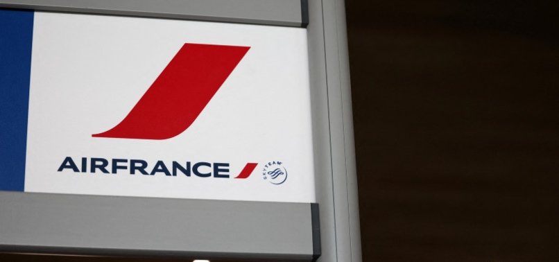 AIR FRANCE-KLMS LOSSES NARROW AS PASSENGER NUMBERS TICK UP IN Q1