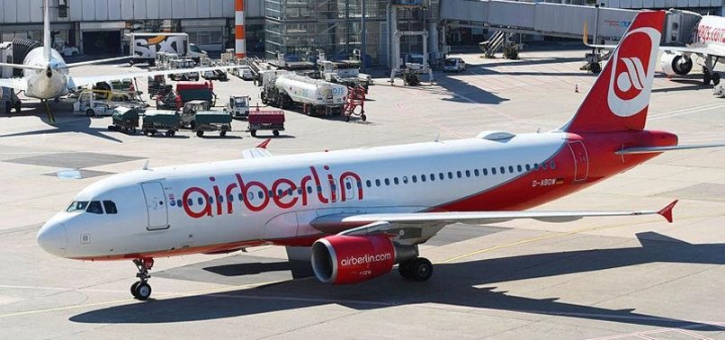 AIR BERLIN TO ACCEPT ACQUISITION OFFERS UNTIL SEPTEMBER 15