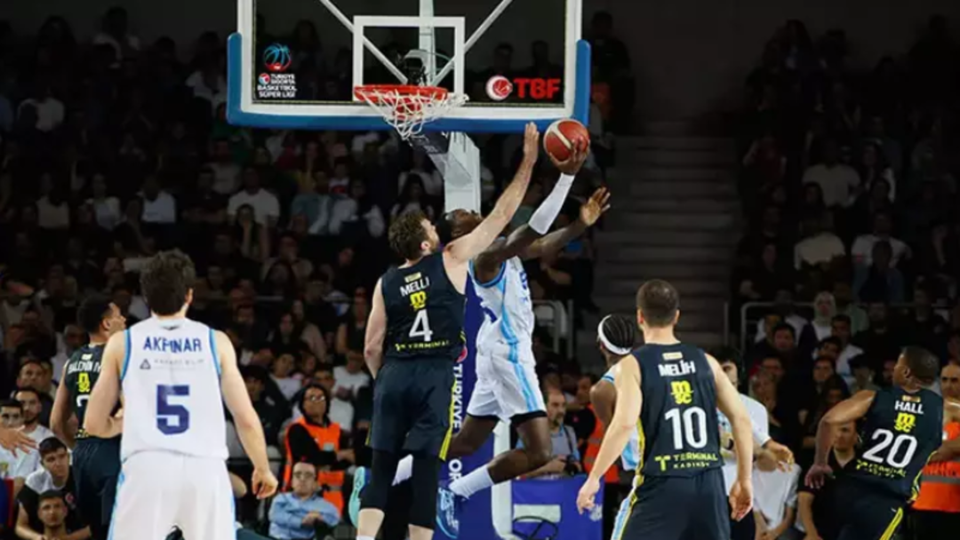 TÜRK TELEKOM: 85 FENERBAHÇE BEKO: 77