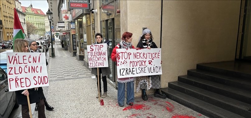 PRO-PALESTINE PROTESTORS AT ISRAELI EVENT IN PRAGUE THREATENED WITH RAPE IN BROAD DAYLIGHT