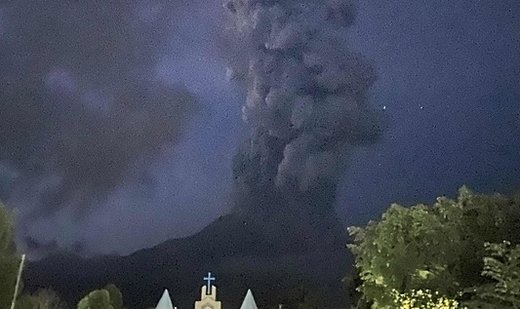 Kanlaon Volcano erupts, produces massive plume rising to 5,000 meters