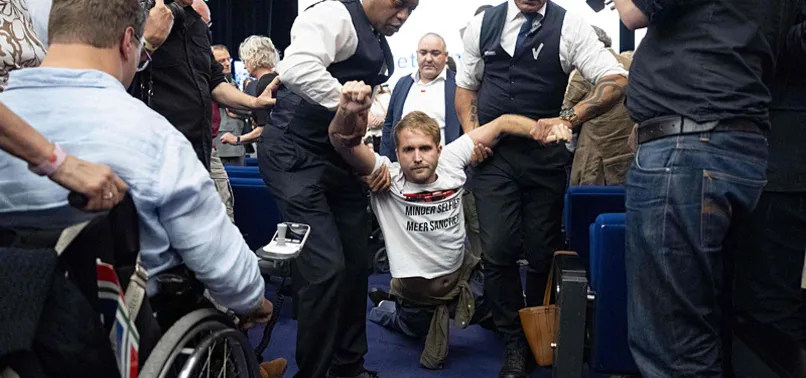 DUTCH PREMIER’S SPEECH DISRUPTED BY PRO-PALESTINIAN PROTESTERS