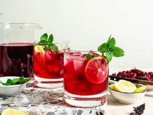 Hibiscus Berry Cooler
