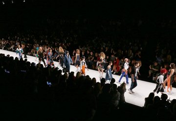Mercedes-Benz Fashion Week başladı