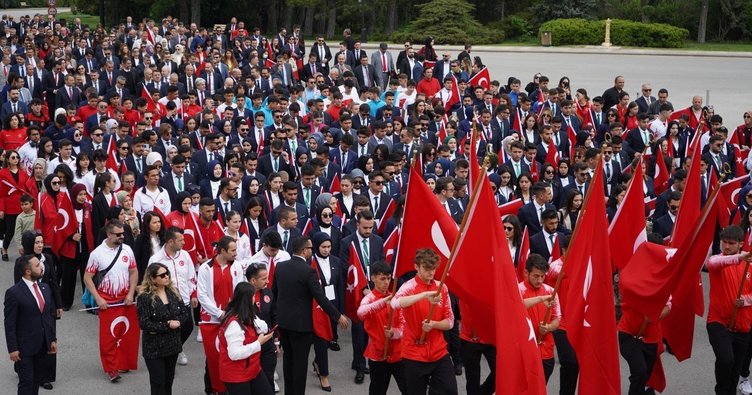 Milli uyanışın 105. yılı coşkuyla kutlanıyor