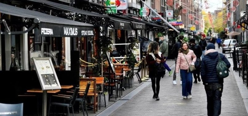 DUTCH ECONOMY ENTERS RECESSION