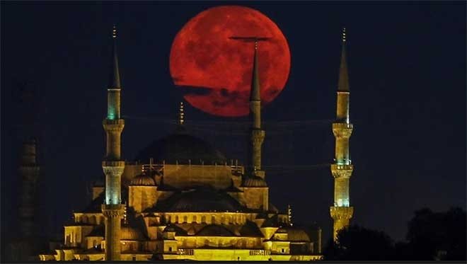 İstanbul’da dolunay