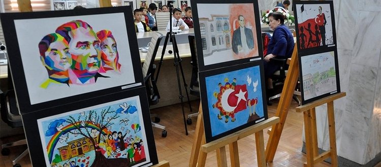 Kırgızistan’da Bişkek Türk Okulu öğrencilerinin yaptığı resimler sergilendi