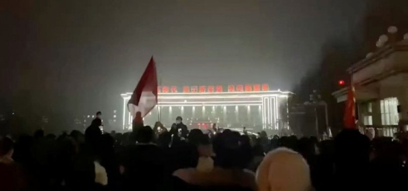 HUGE COVID PROTESTS ERUPT IN CHINAS XINJIANG AFTER DEADLY FIRE
