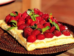 Çilekli Milföy Tart