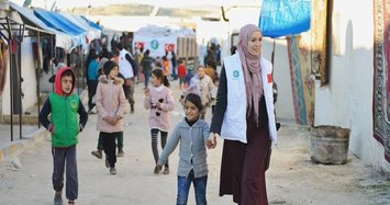 Turkish actress visits Syrian refugee children in Idlib