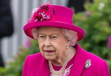 Kraliçe Elizabethin 70 gün sonra ilk görüntüsü