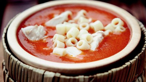 Makarnalı Domatesli Balık Çorbası Tarif