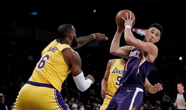 Devin Booker, Suns dominate short-handed Lakers