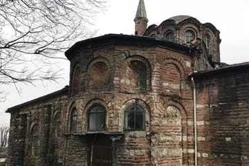 Kiliseden çevrilen tarihi camiye asırlık dokunuş
