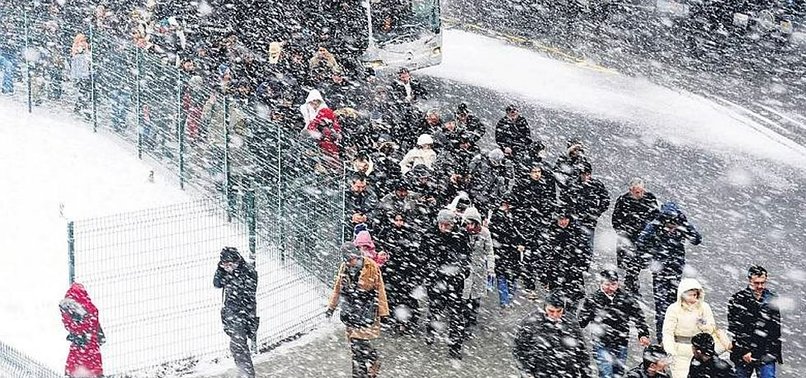 SNOW CAUSES NEARLY 400 FLIGHT CANCELLATIONS IN ISTANBUL