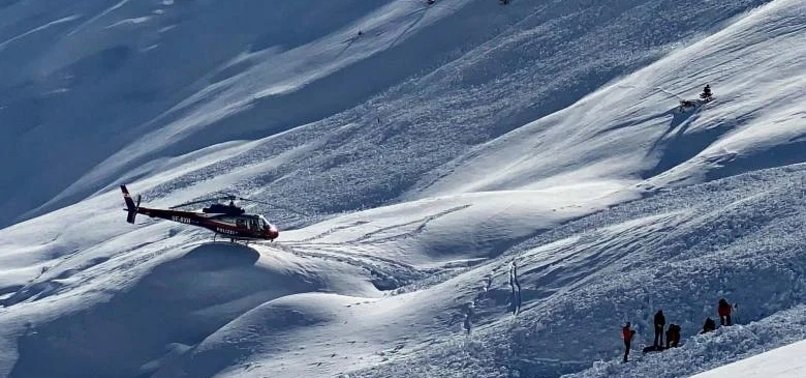 EIGHT DEAD IN WEEKEND AVALANCHES IN AUSTRIA: POLICE