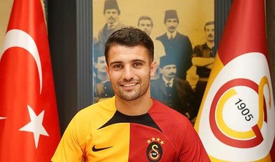 Galatasaray reach 3-year agreement with French right-back Leo Dubois