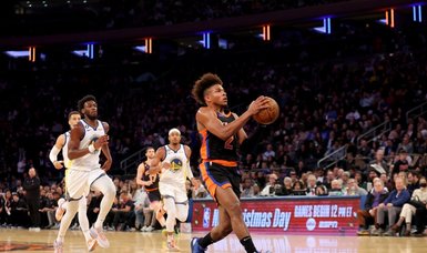 New York Knicks wallop Golden State Warriors for eighth straight win