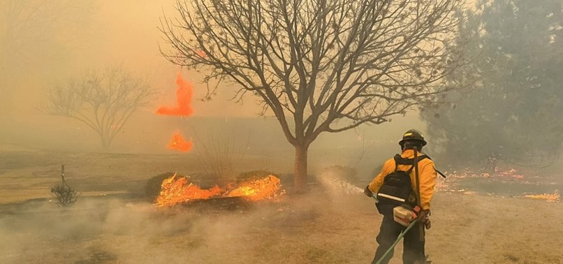 LARGEST WILDFIRE IN TEXAS HISTORY RAGES OUT OF CONTROL, 1 DEAD