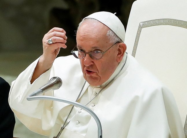 Pope deplores 