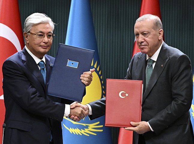 Türkiye, Kazakhstan sign 20 deals