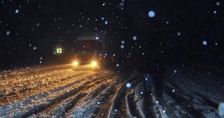 Yoğun kar yağışı nedeniyle Ağrı-Iğdır karayolu ulaşıma kapandı