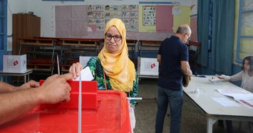 Tunisians pick new president in final round of voting