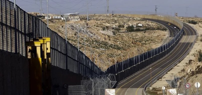 ISRAEL TO BUILD WALL AROUND JEWISH SETTLEMENTS ALONG GAZA BORDER