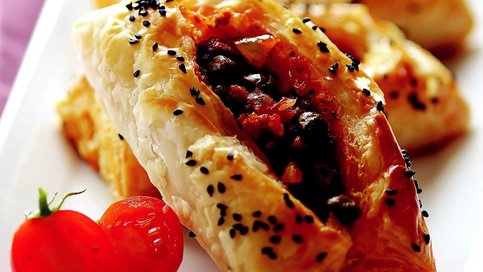 Kıymalı Kaparili Börek