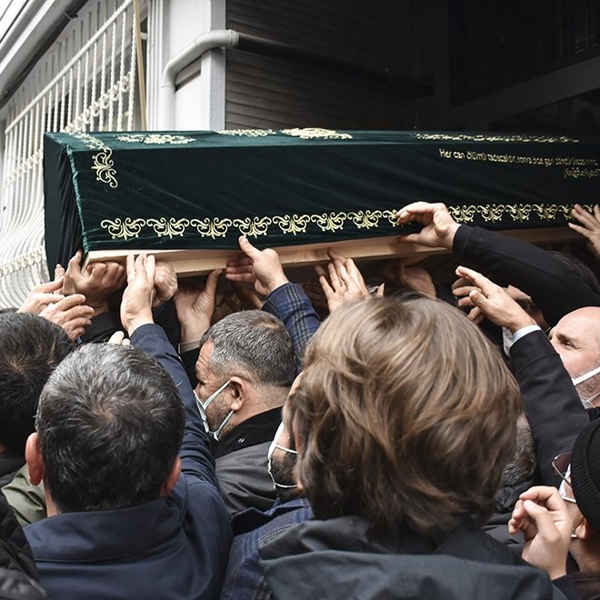 Üstad’ın defnediliş anını sadece Fikriyat, canlı olarak yayınladı