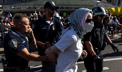 New York police arrest pro-Palestinian demonstrators