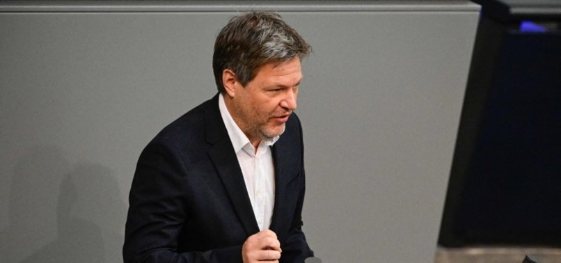 GERMAN MINISTER: ROUBLE PAYMENT DEMAND FOR GAS IS BREACH OF CONTRACT