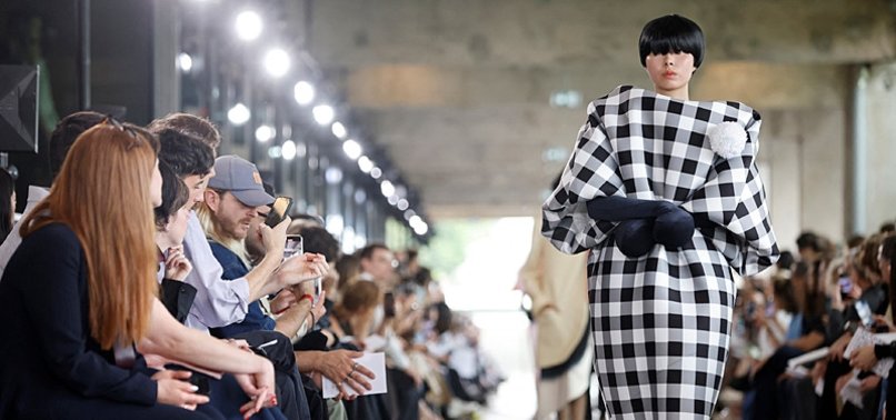 Louis Vuitton kicks off Paris Fashion Week in diplomatic style - anews